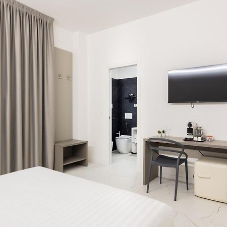 Excelsior Station Suite Болонья Экстерьер фото