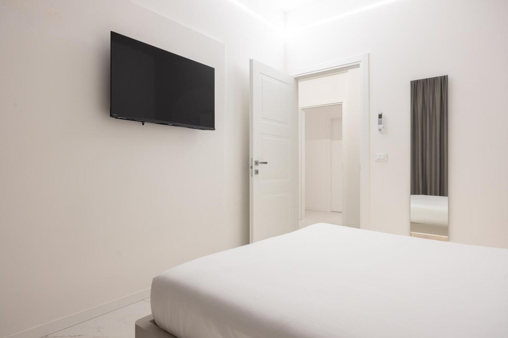 Excelsior Station Suite Болонья Экстерьер фото