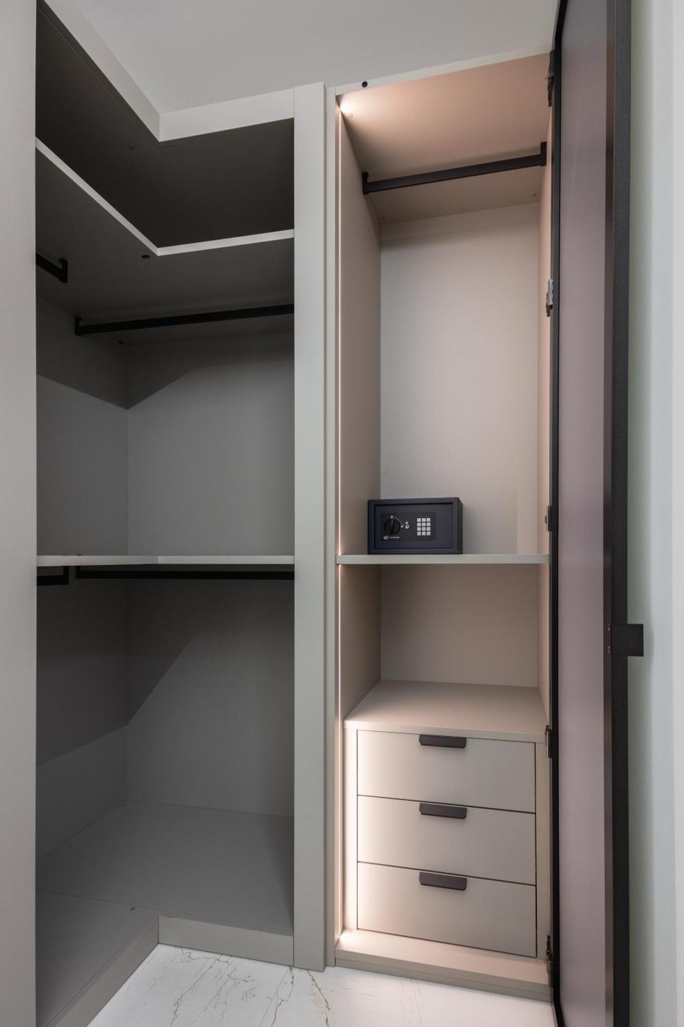 Excelsior Station Suite Болонья Экстерьер фото