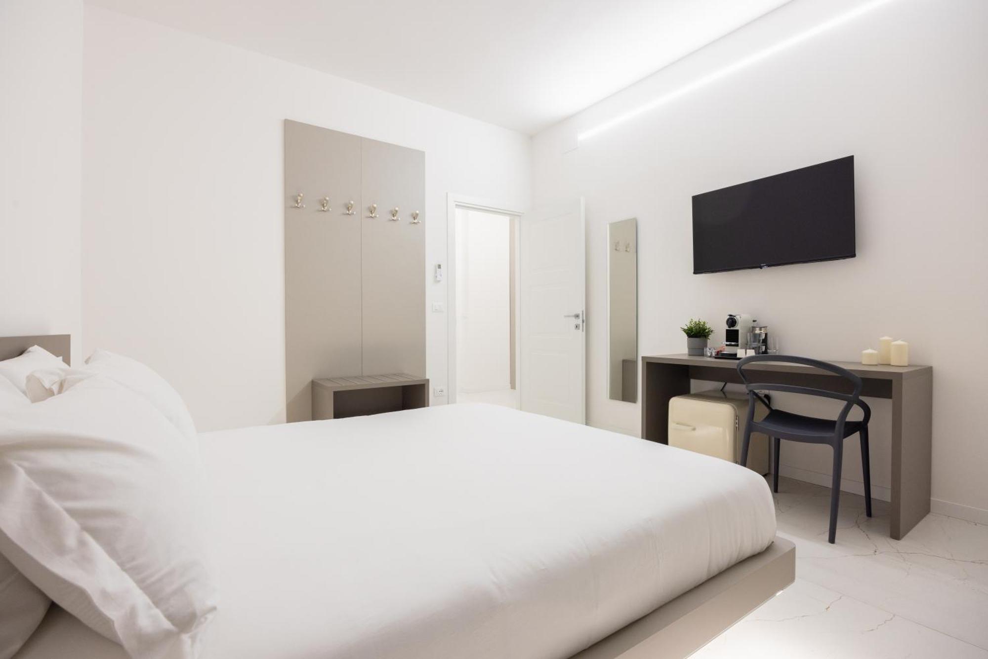 Excelsior Station Suite Болонья Экстерьер фото