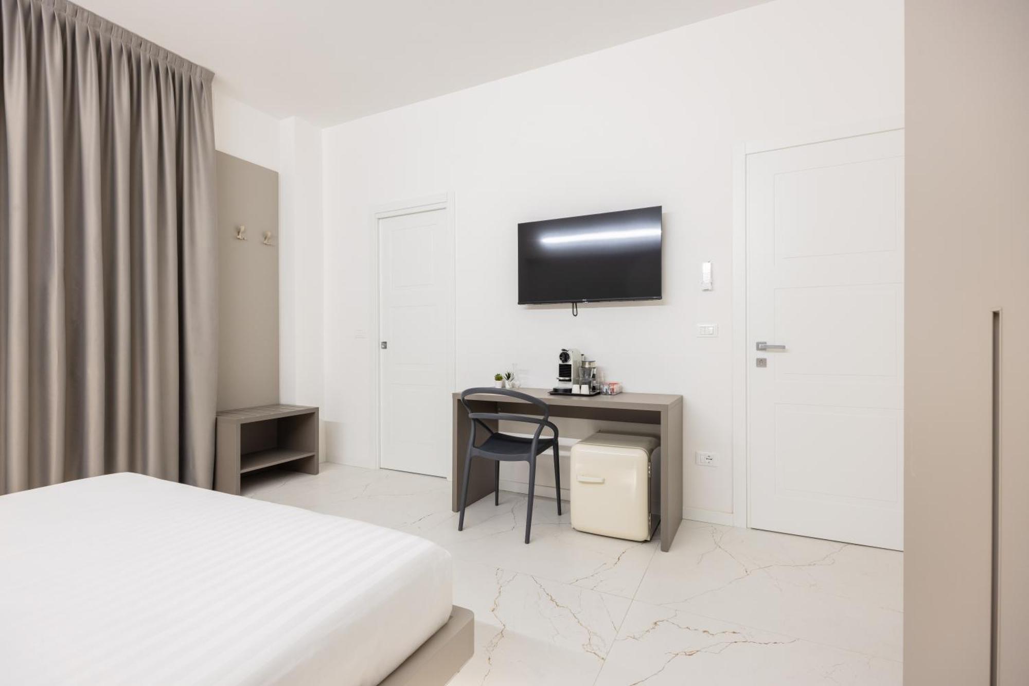 Excelsior Station Suite Болонья Экстерьер фото