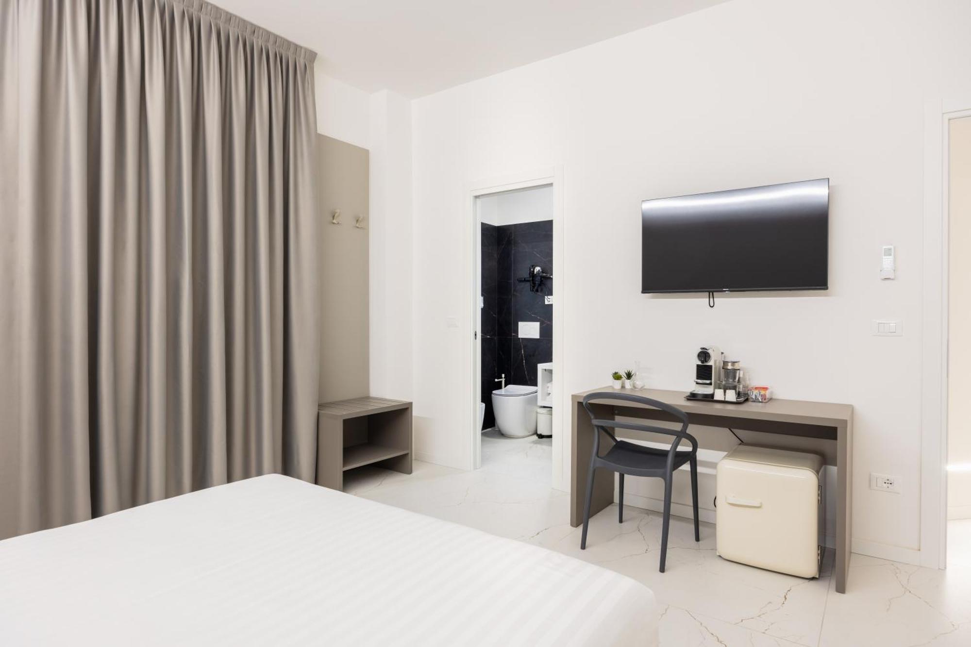 Excelsior Station Suite Болонья Экстерьер фото