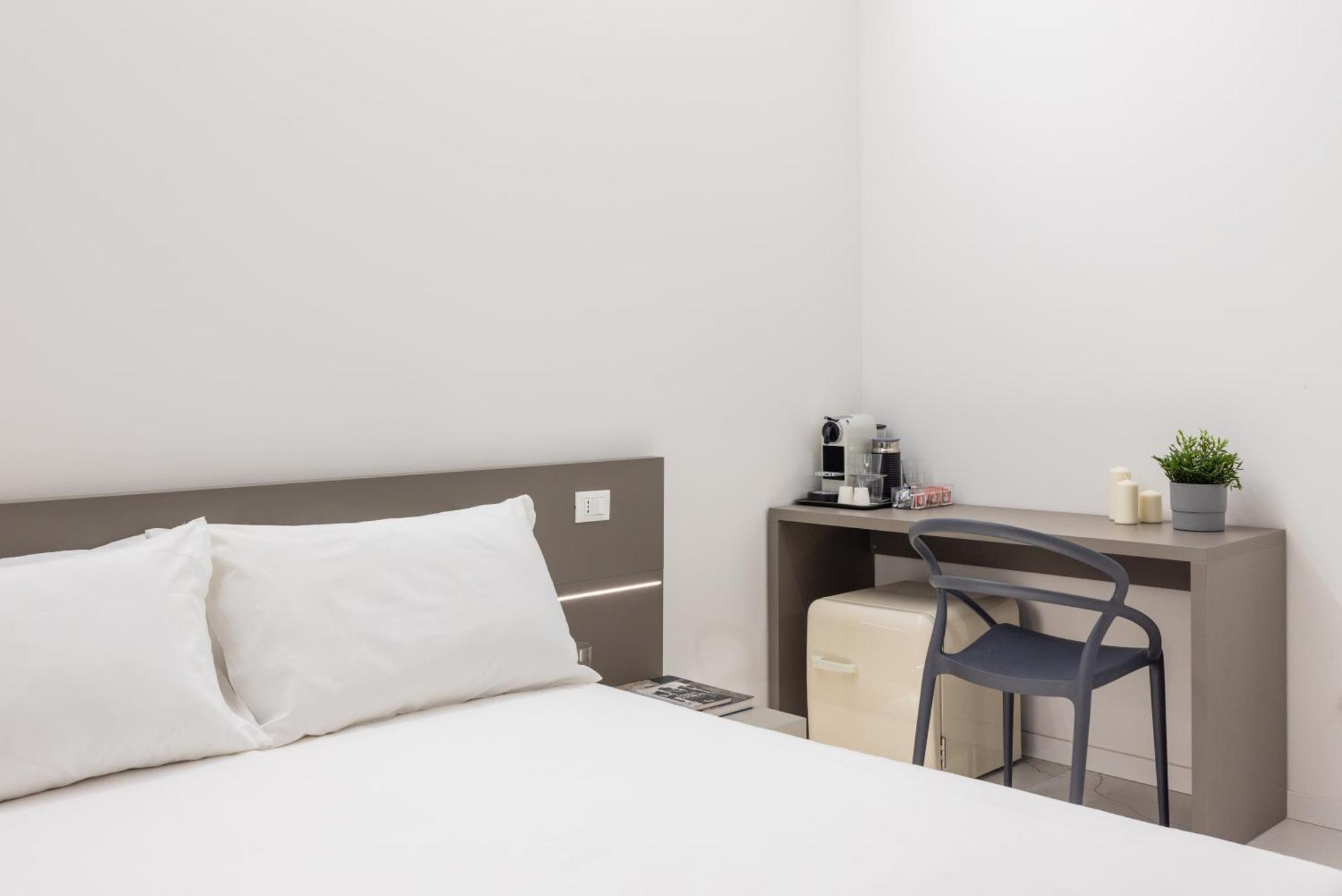 Excelsior Station Suite Болонья Экстерьер фото