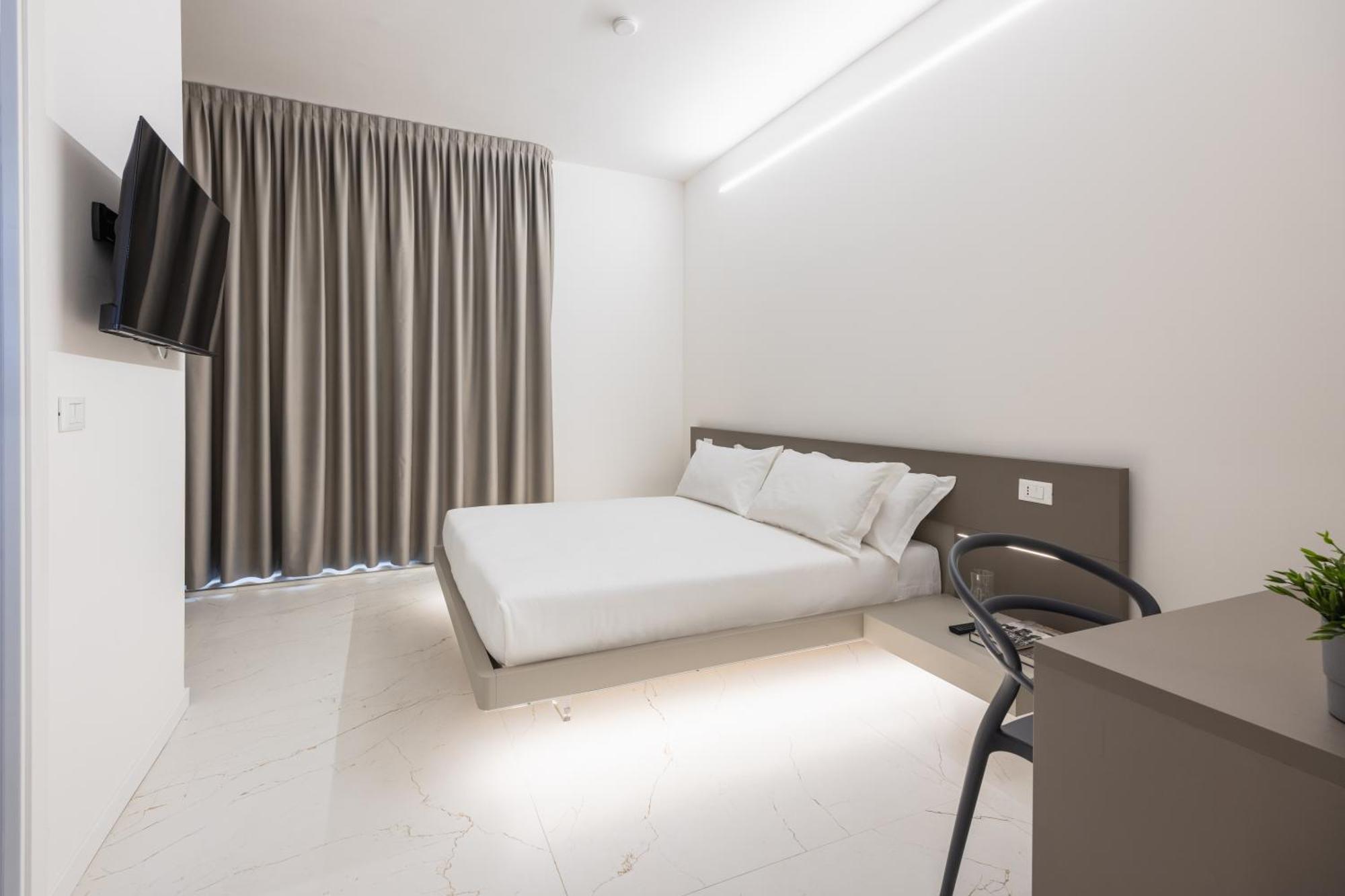 Excelsior Station Suite Болонья Экстерьер фото