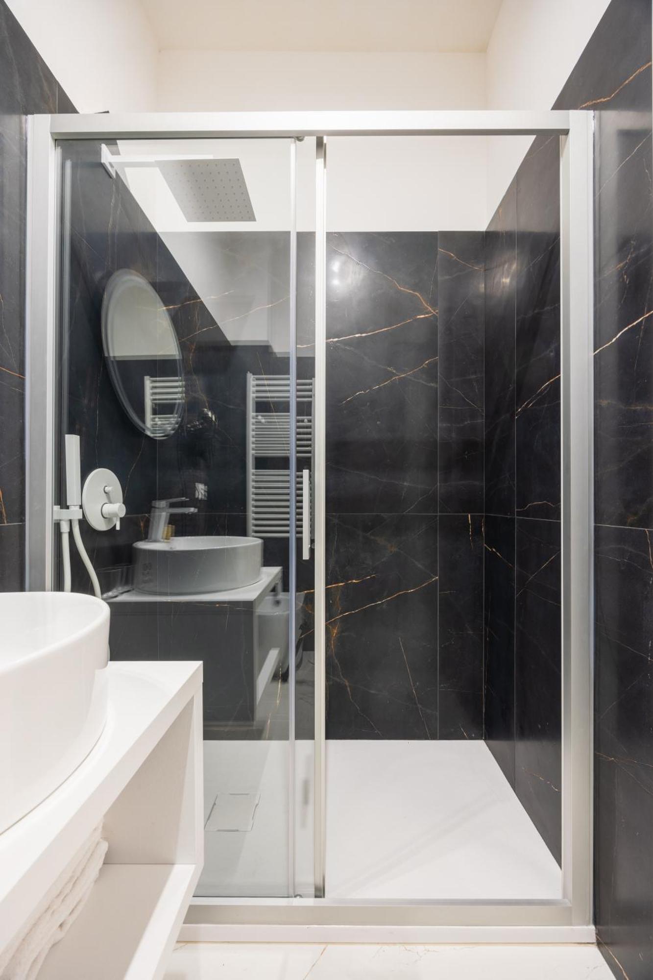 Excelsior Station Suite Болонья Экстерьер фото